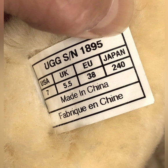 UGG Australia 1895 Retro Cargo Fur Lined Black Suede Winter Boots - Picture 12 of 12